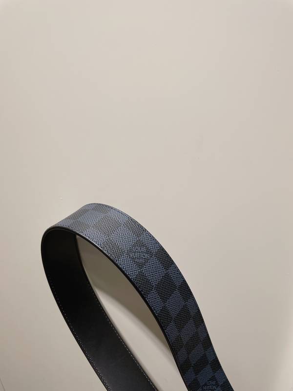 Louis Vuitton 40MM Belt LVB00370